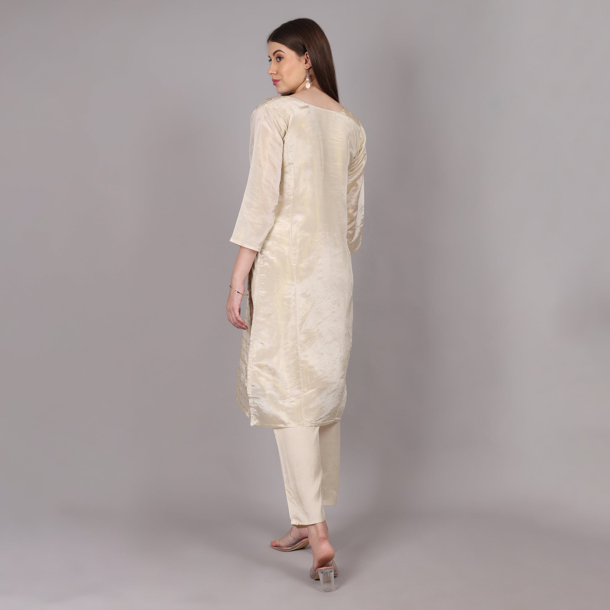 Lightweight and breathable Jacquard tissue kurta set, offering elegance and comfort with a heritage touch.