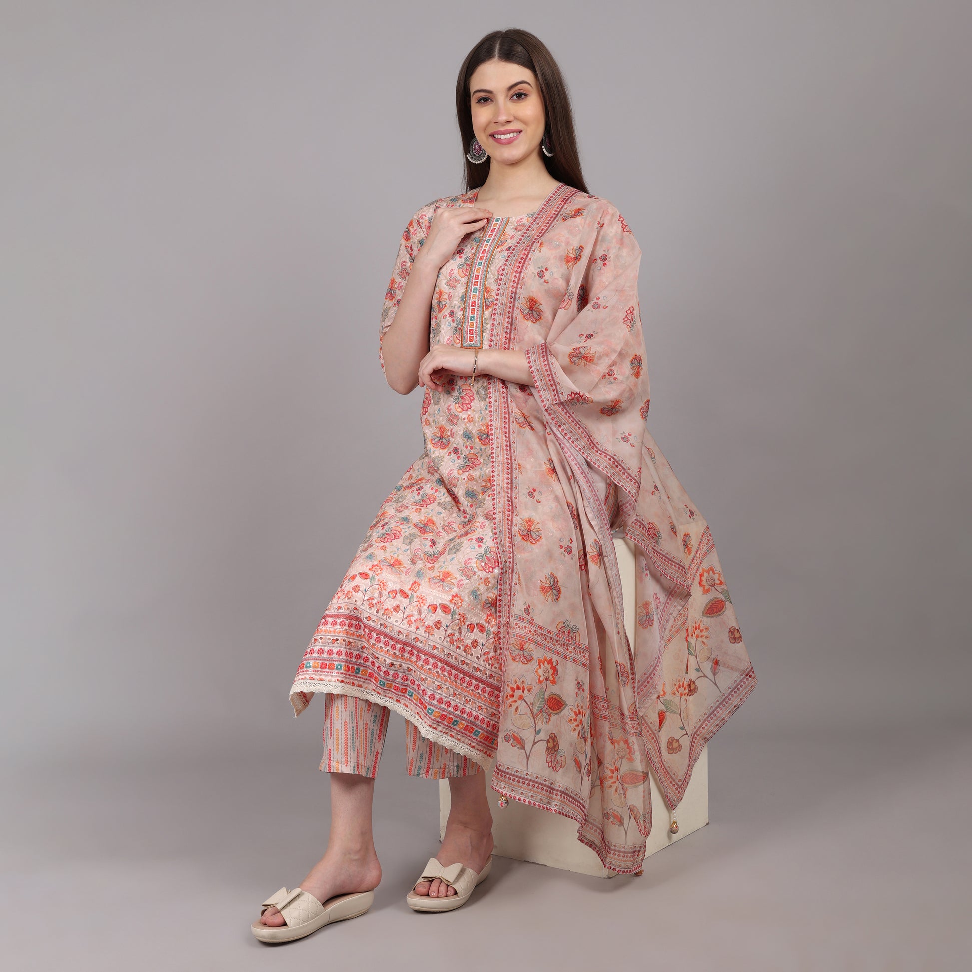 Sophisticated floral Chikankari kurta set, perfect for weddings, celebrations, and special gatherings.