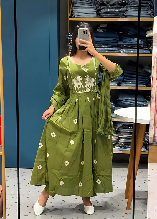 Elegant green kurta and pant set featuring intricate elephant embroidery, paired with a matching dupatta for a timeless ethnic look.