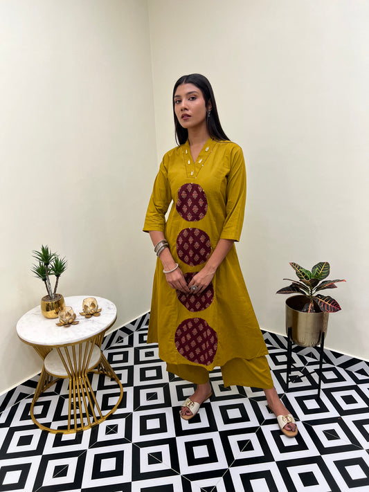 Amber Glow Mirror & Applique Kurta Set