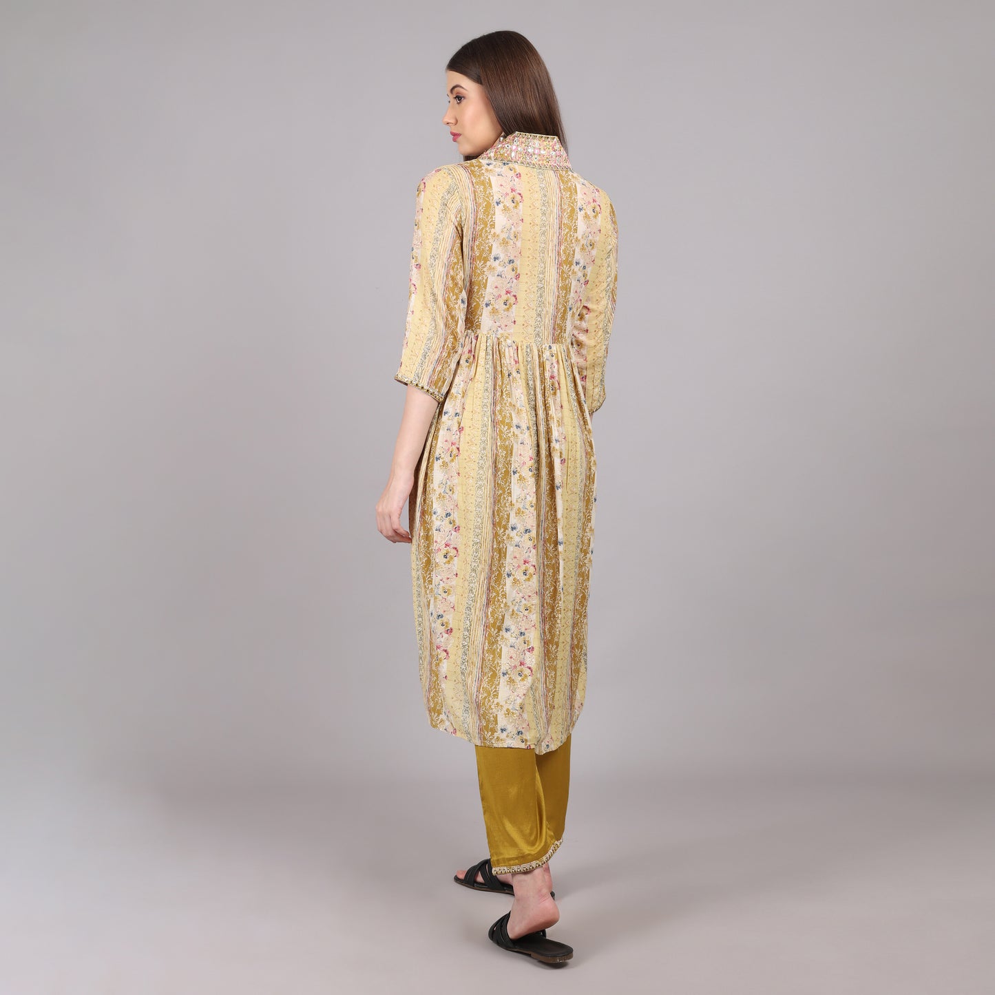 Fashionable Nyra cut 2-piece kurta set, ideal for making a statement at any gathering.






