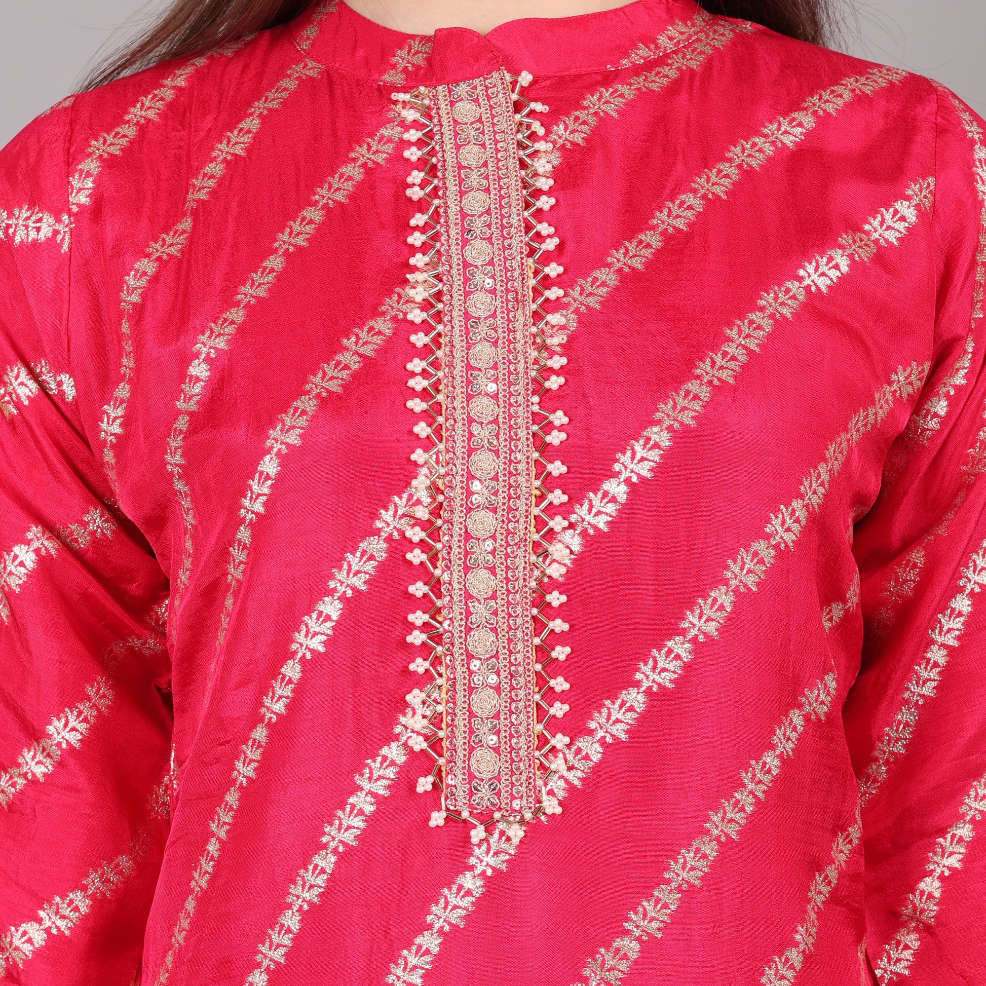 Graceful hot pink Dola silk kurta set, ideal for celebrations, parties, and special gatherings.
